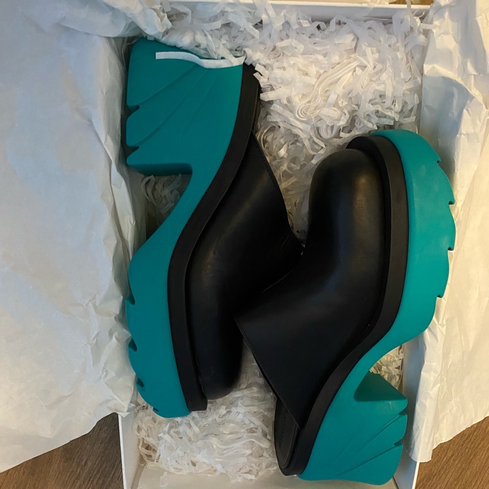 Bottega Veneta Black and Teal Mules
